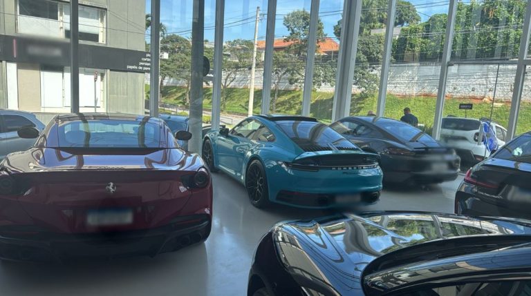 Carros-de-luxo-apreendidos