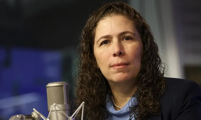 esther-dweck-bdm_mcamgo_abr_05022025