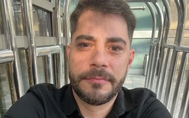 evaristo-costa-celebra-remissao-doenca-de-crohn