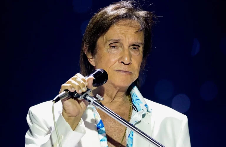 cantor-roberto-carlos-2598813-article