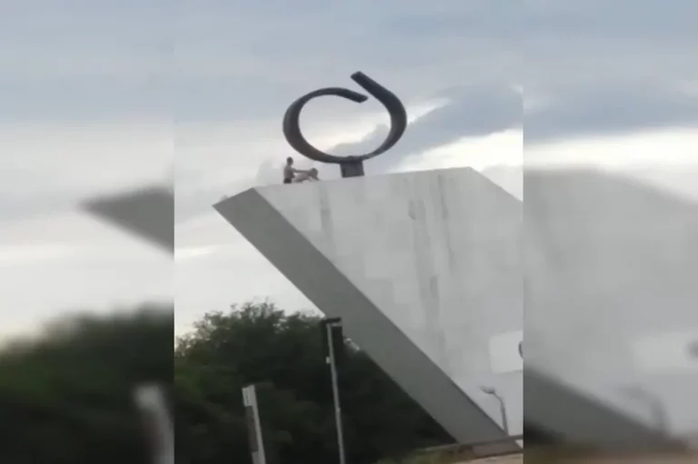 defc0343-5bec-438a-9e4b-a9f1a0d696f0