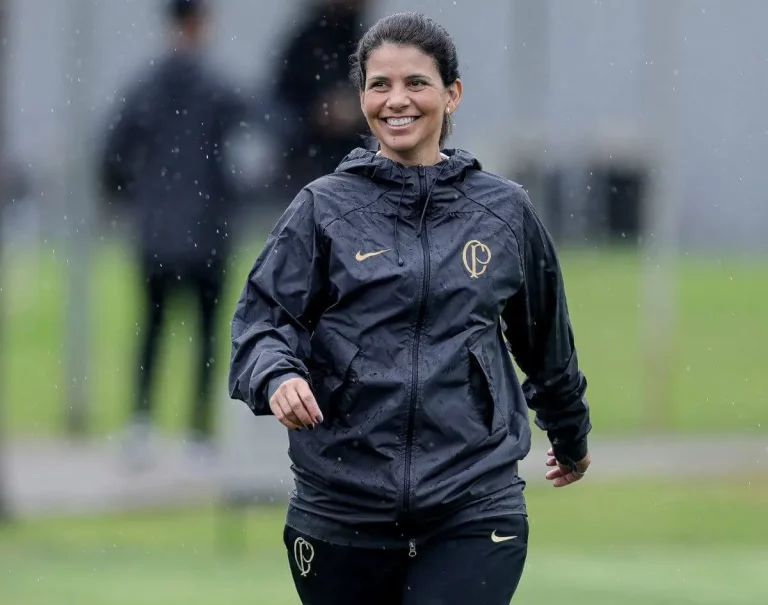 dra-ana-carolina-corte