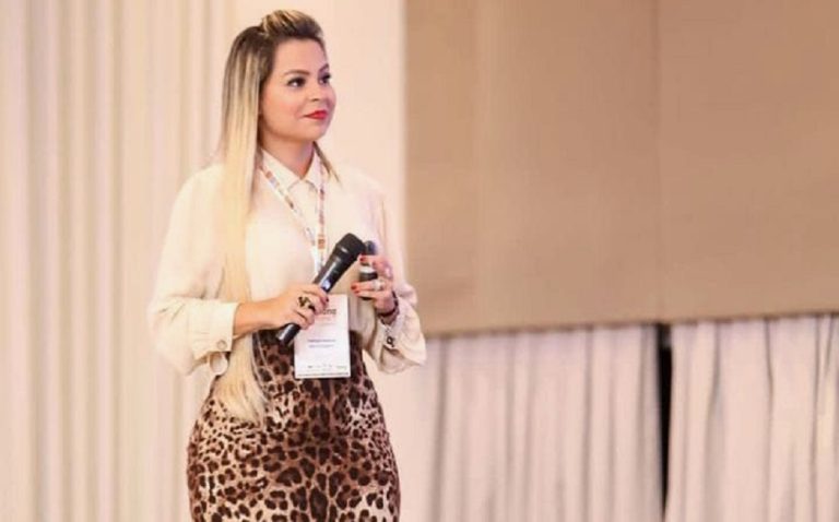 prefeita-cidade-para-rebate-criticas