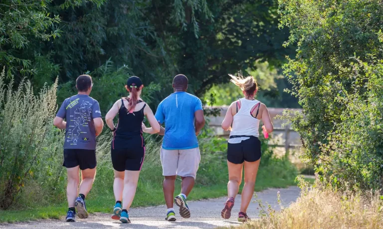 running-on-a-path-4358895