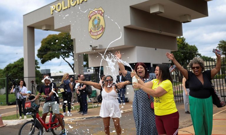 2025-11-22t184555z_1771709572_rc2p1iahp5hl_rtrmadp_3_brazil-bolsonaro