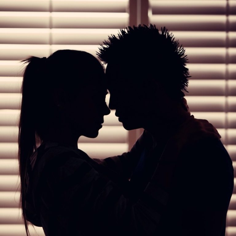 casal-se-encontrando-contratacao-de-garoto-de-programa-romance-sexo-1622210493657_v2_1x1