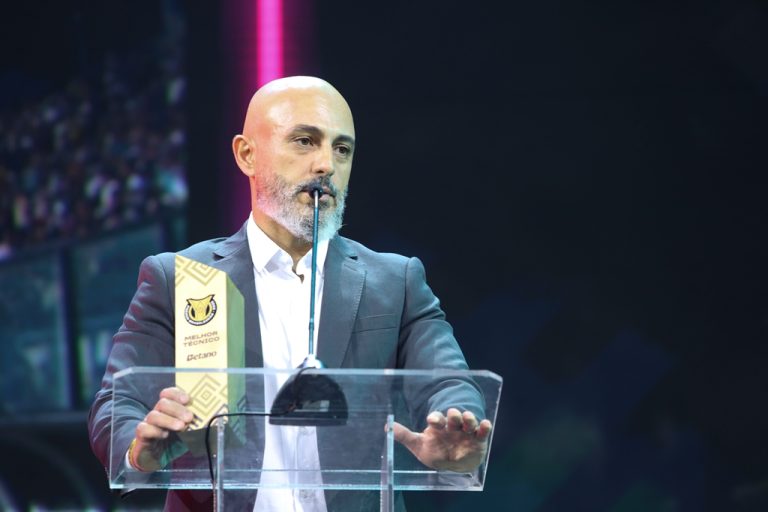 00000001423684370978771868946