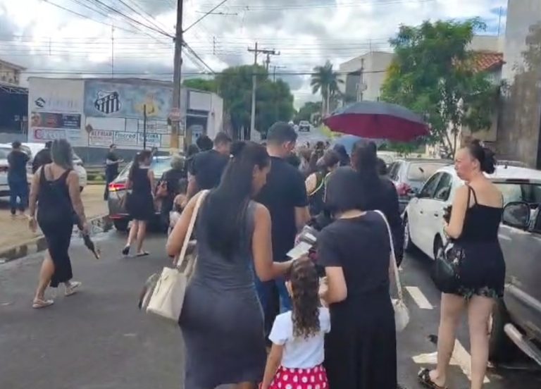 fora valdete - manifestação